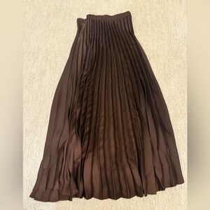 Women’s Truth by Republic Pleated Long Brown Skirt Size XS NWT